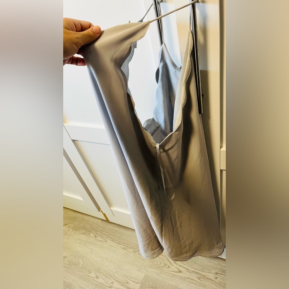 Lost April dress. PERFECT for a wedding or winery. - Picture 3 of 4